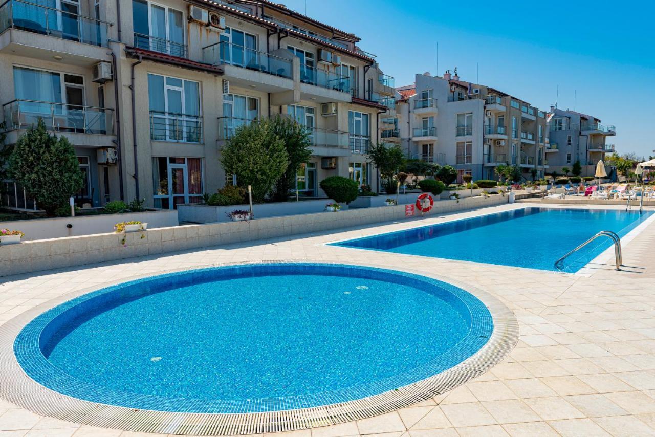 Menada Apolon Apartments Sozopol Exterior photo