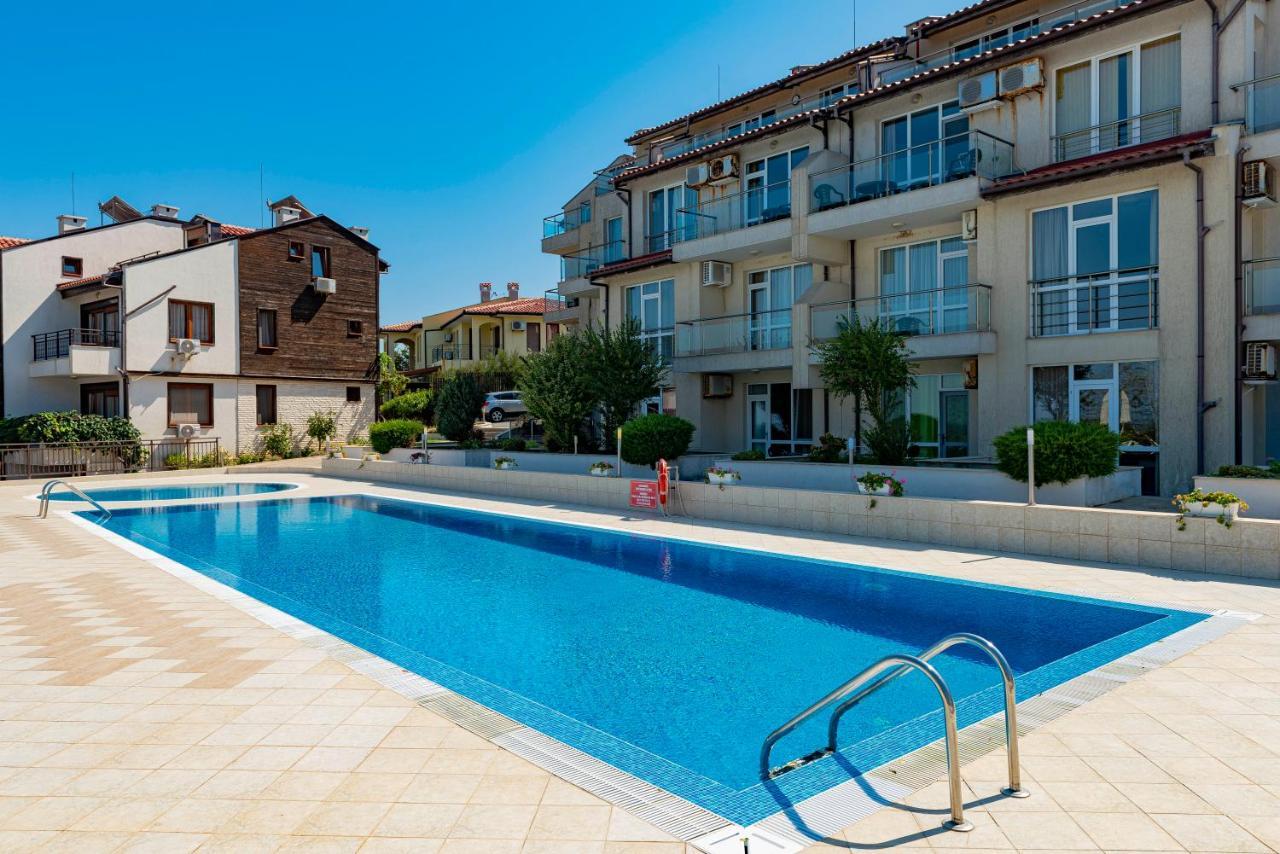 Menada Apolon Apartments Sozopol Exterior photo